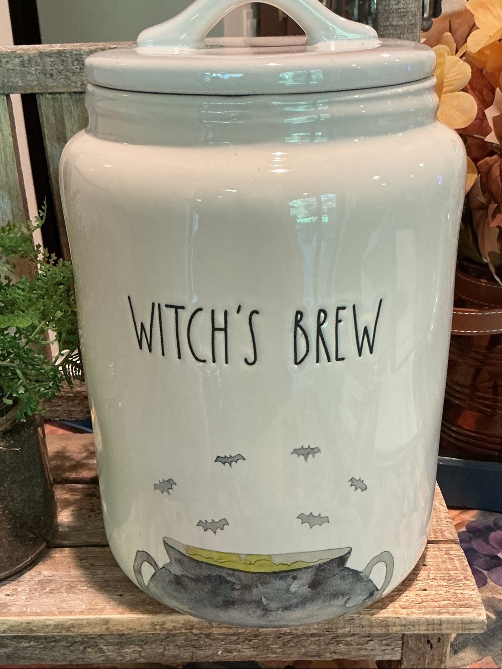 EUC - Rae Dunn Halloween Canister *NO BUNDLING DUE TO WEIGHT*
PRICE IS FIRM